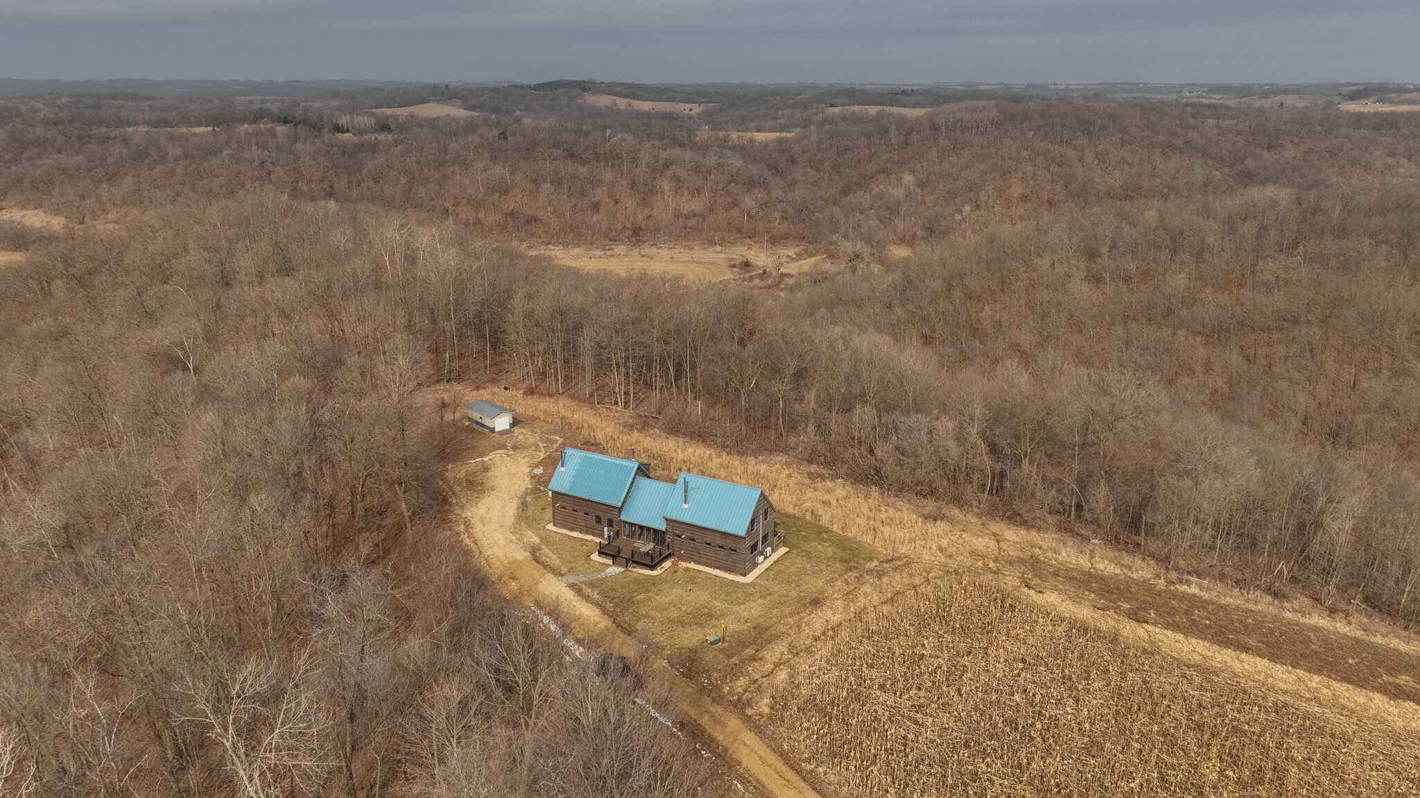 Blufftop Whitetail Estate – 39.21 Acres with Log Home & Trophy Deer Habitat in Richland County