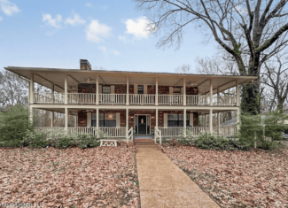 Luxury 5-Bed Home on 22 Acres in Kingston, Natchez, MS