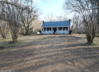 140 Acres with Farmhouse in Lorman, Mississippi