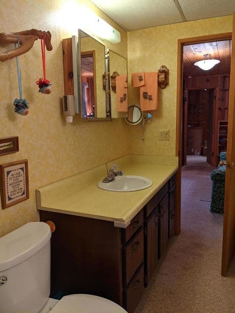 Private Canada Creek Ranch Cabin with Bunkhouse; Premier Hunting; Fishing