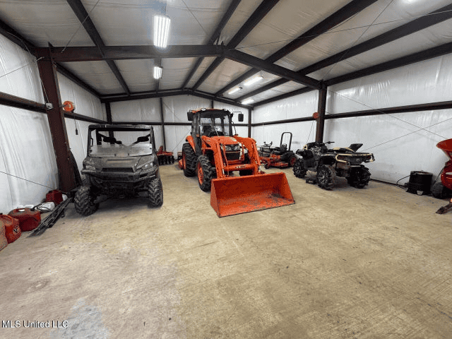 140 Acres with Farmhouse in Lorman, Mississippi
