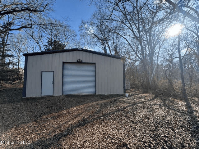 140 Acres with Farmhouse in Lorman, Mississippi
