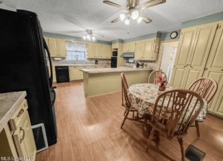 Luxury 5-Bed Home on 22 Acres in Kingston, Natchez, MS