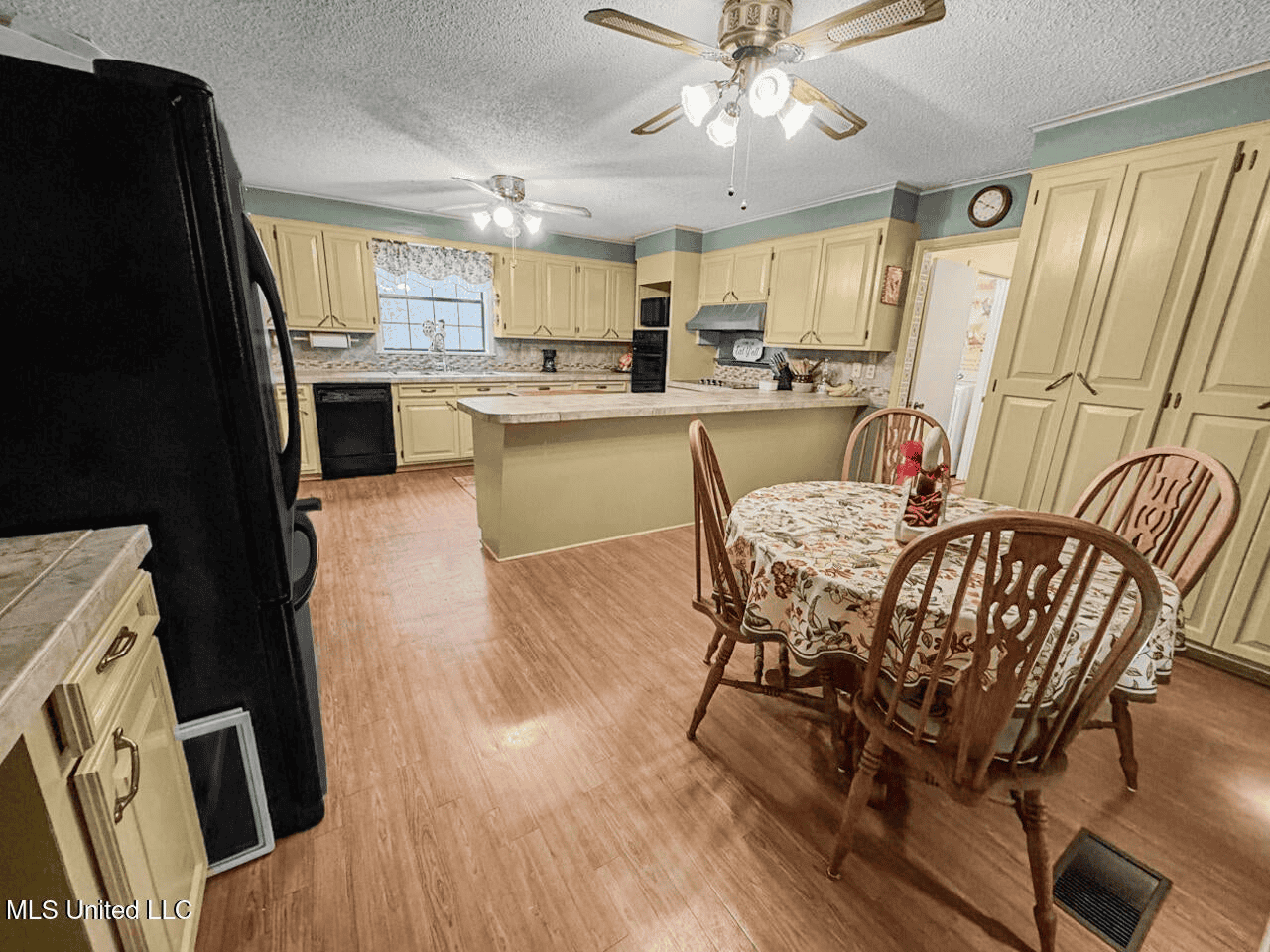 Luxury 5-Bed Home on 22 Acres in Kingston, Natchez, MS