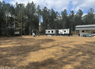 220 Acres South MS Hunting Tract with Camp/Homesite