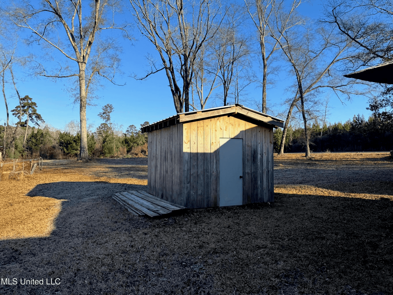 South MS Camp and Land Bordering the National Forest