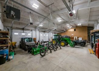 Osage County Kansas 156 Acres With Beautiful Barndomimium