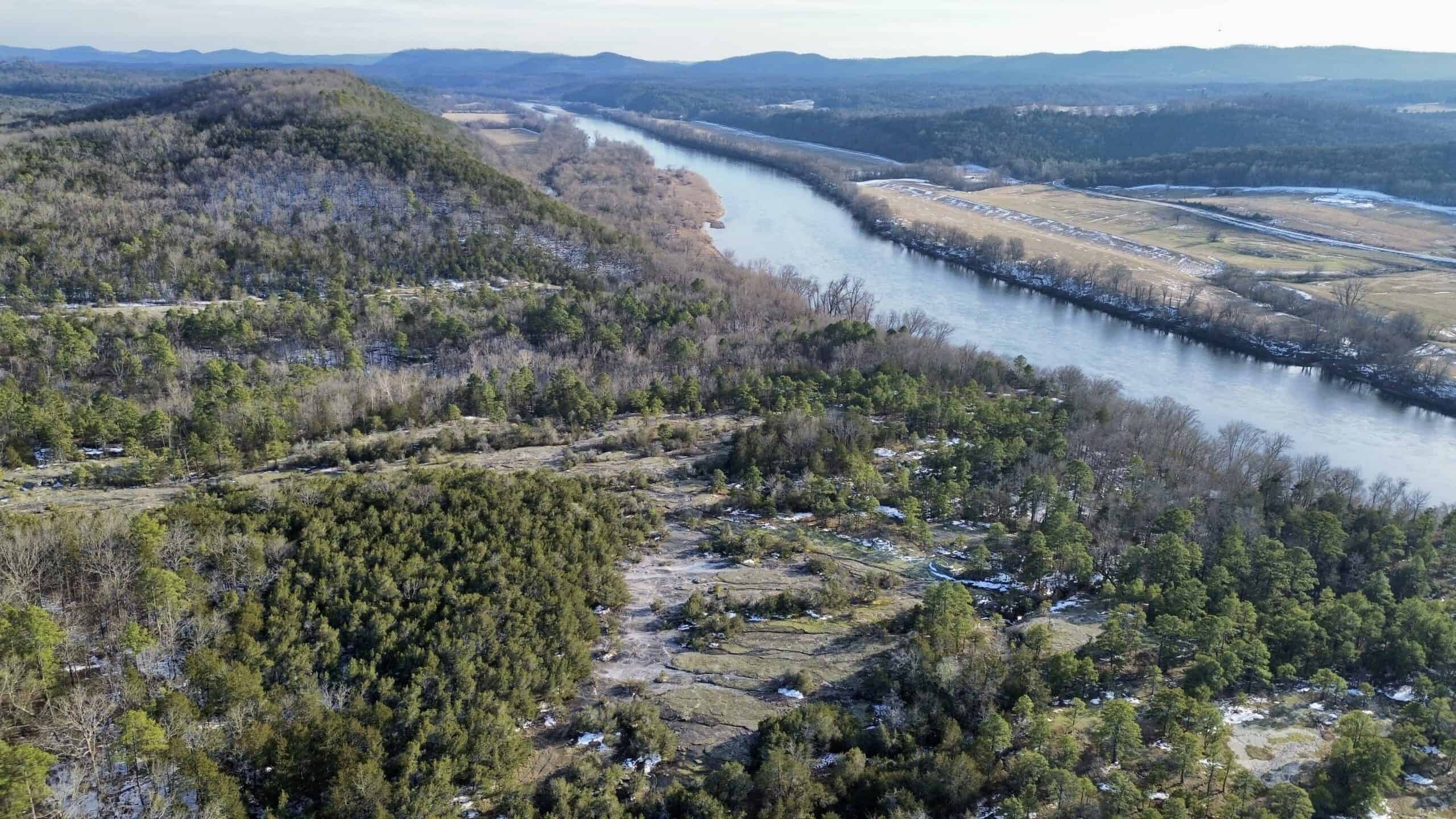 RIVERFRONT ACREAGE FOR SALE IN NORTH CENTRAL ARKANSAS