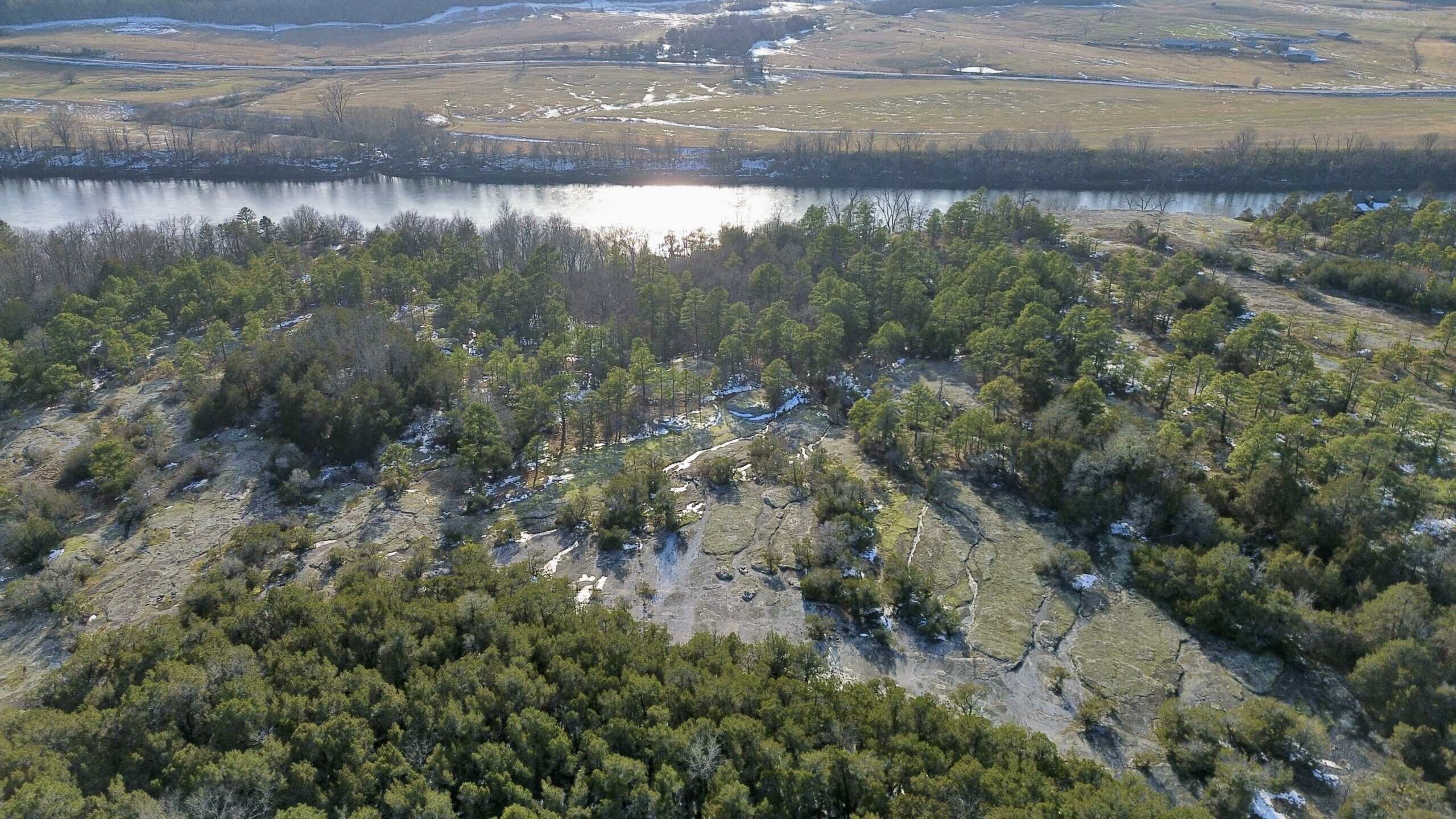 RIVERFRONT ACREAGE FOR SALE IN NORTH CENTRAL ARKANSAS