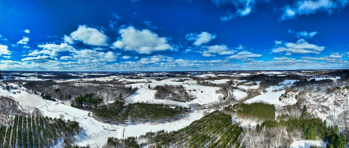 36.8± Acre Executive Estate in the Rolling Countryside of Jackson County