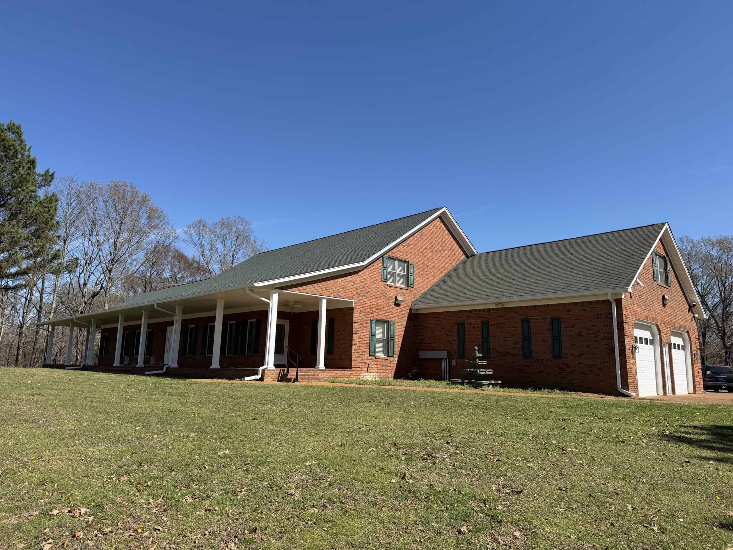 300 ACRE+/- PRIVATE ESTATE FOR SALE IN TN, 2 HOMES, LAKE