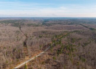 000 Highway B, Raymondville, MO 65555