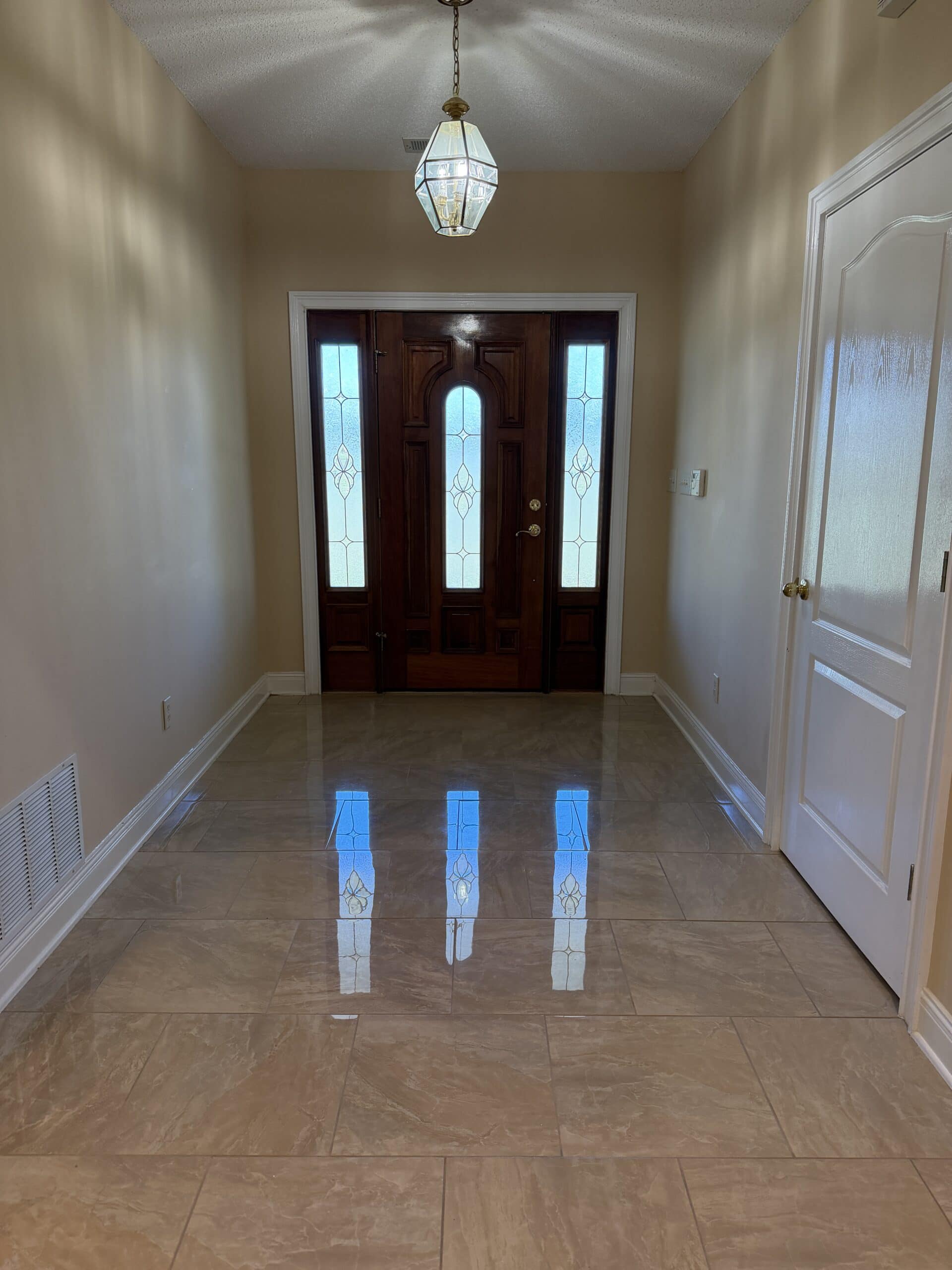 300 ACRE+/- PRIVATE ESTATE FOR SALE IN TN, 2 HOMES, LAKE