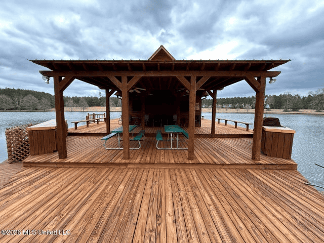 Osyka, MS 100± Acre Gated Estate with Lake & Home