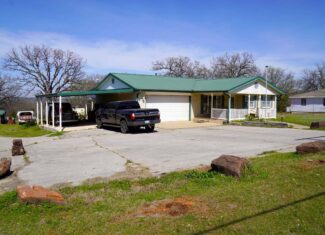 Central Oklahoma Hobby Horse Farm For Sale