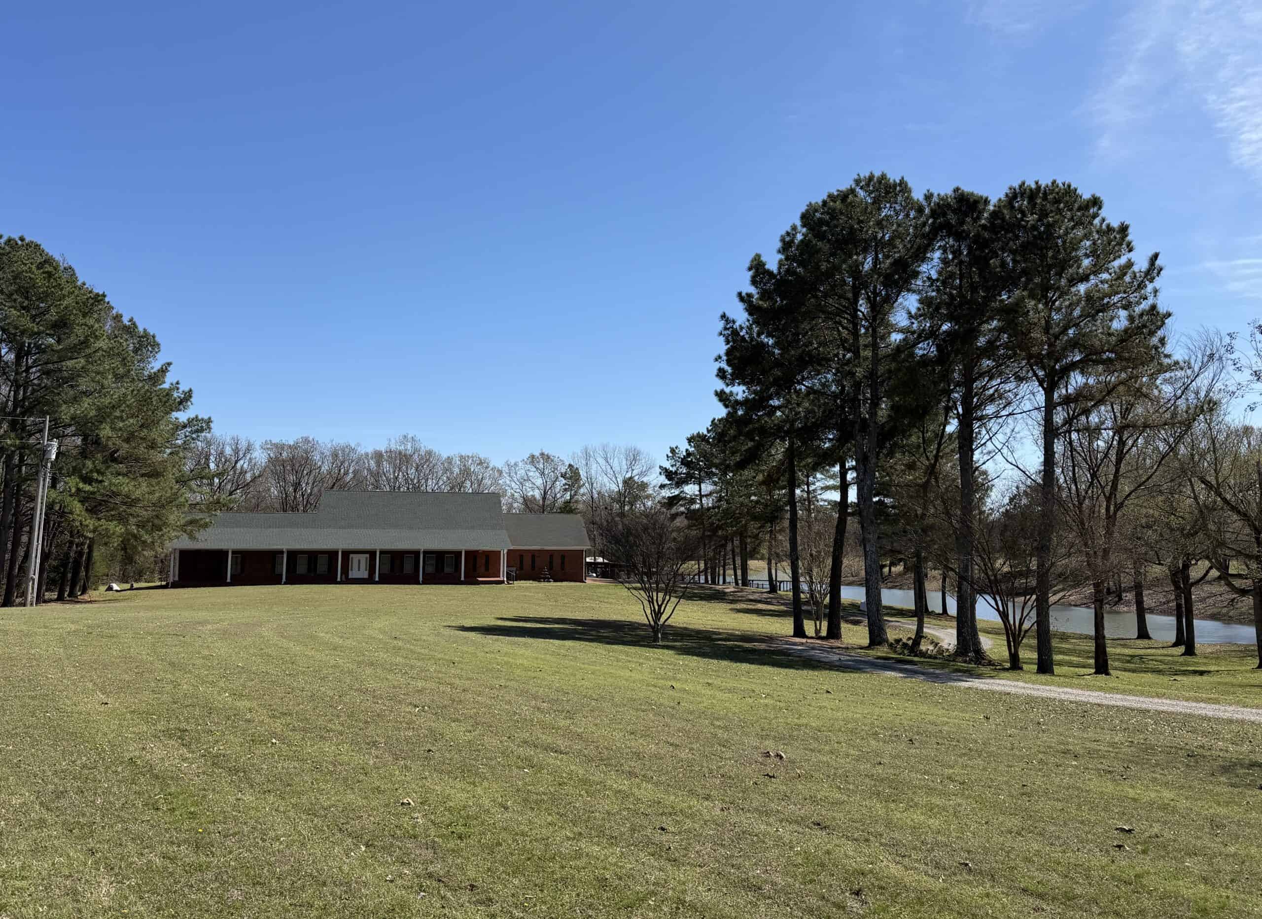300 ACRE+/- PRIVATE ESTATE FOR SALE IN TN, 2 HOMES, LAKE