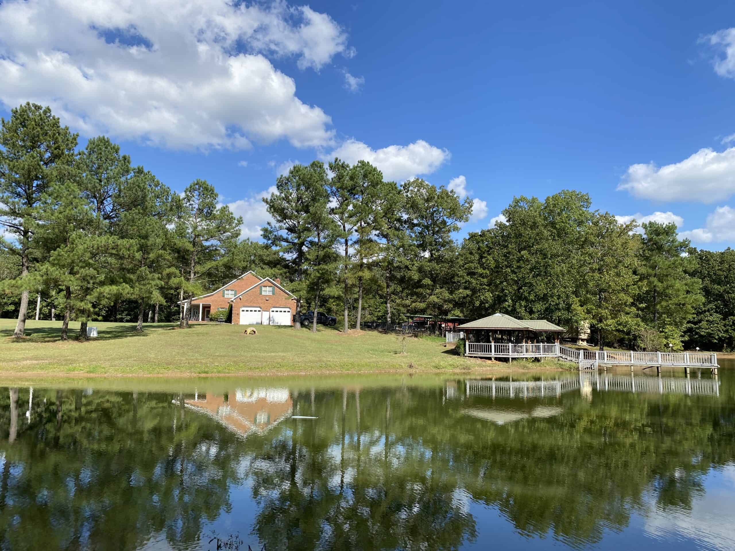300 ACRE+/- PRIVATE ESTATE FOR SALE IN TN, 2 HOMES, LAKE