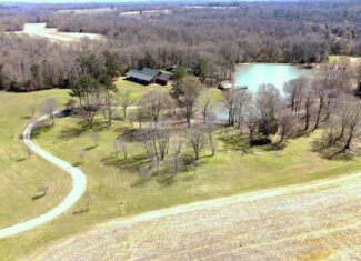 300 ACRE+/- PRIVATE ESTATE FOR SALE IN TN, 2 HOMES, LAKE