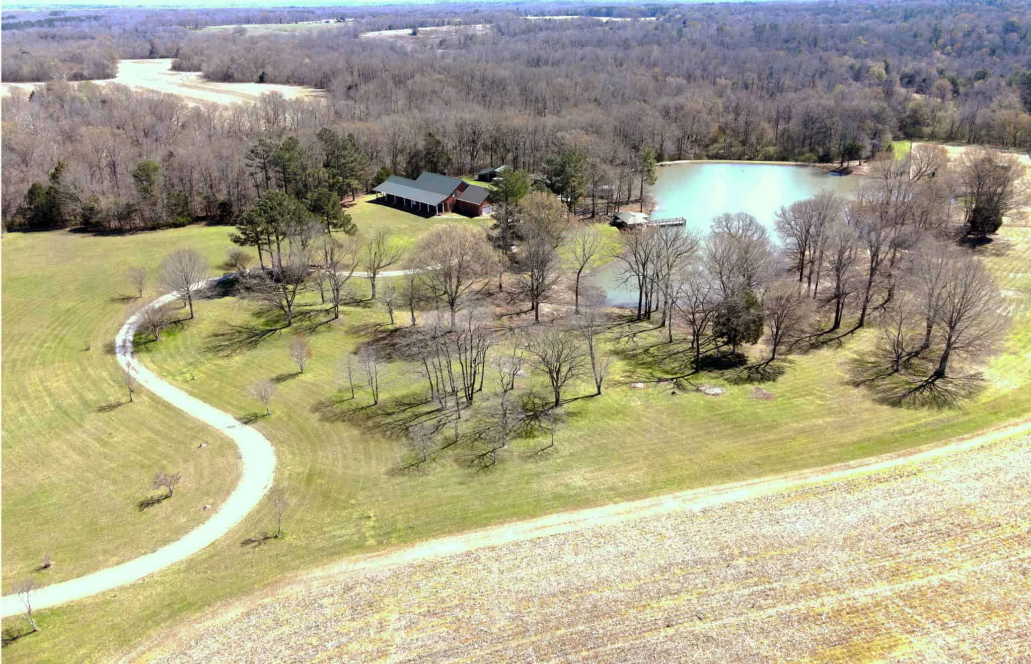 300 ACRE+/- PRIVATE ESTATE FOR SALE IN TN, 2 HOMES, LAKE