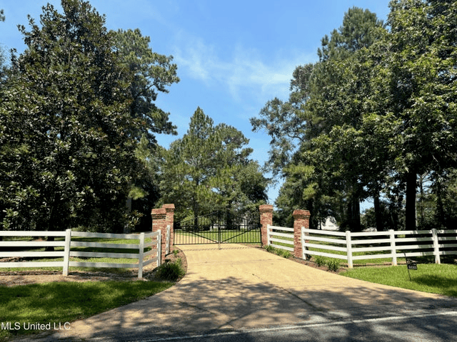 Osyka, MS 100± Acre Gated Estate with Lake & Home