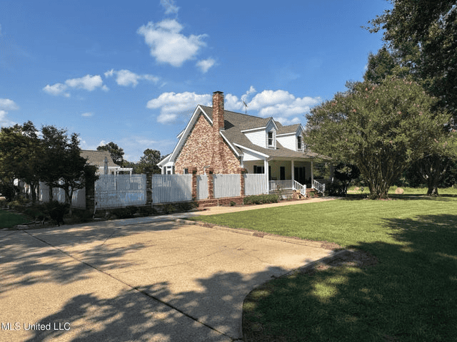 Osyka, MS 100± Acre Gated Estate with Lake & Home
