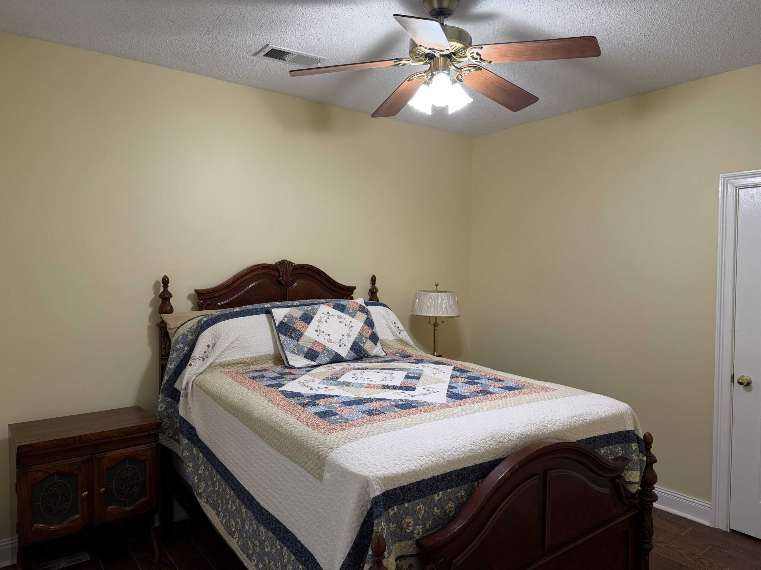 300 ACRE+/- PRIVATE ESTATE FOR SALE IN TN, 2 HOMES, LAKE