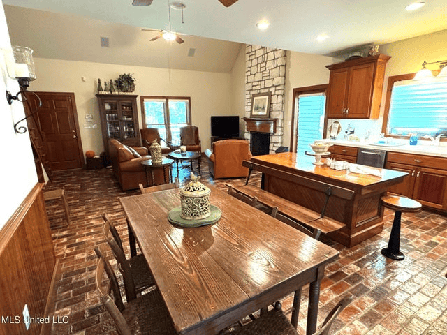 Osyka, MS 100± Acre Gated Estate with Lake & Home