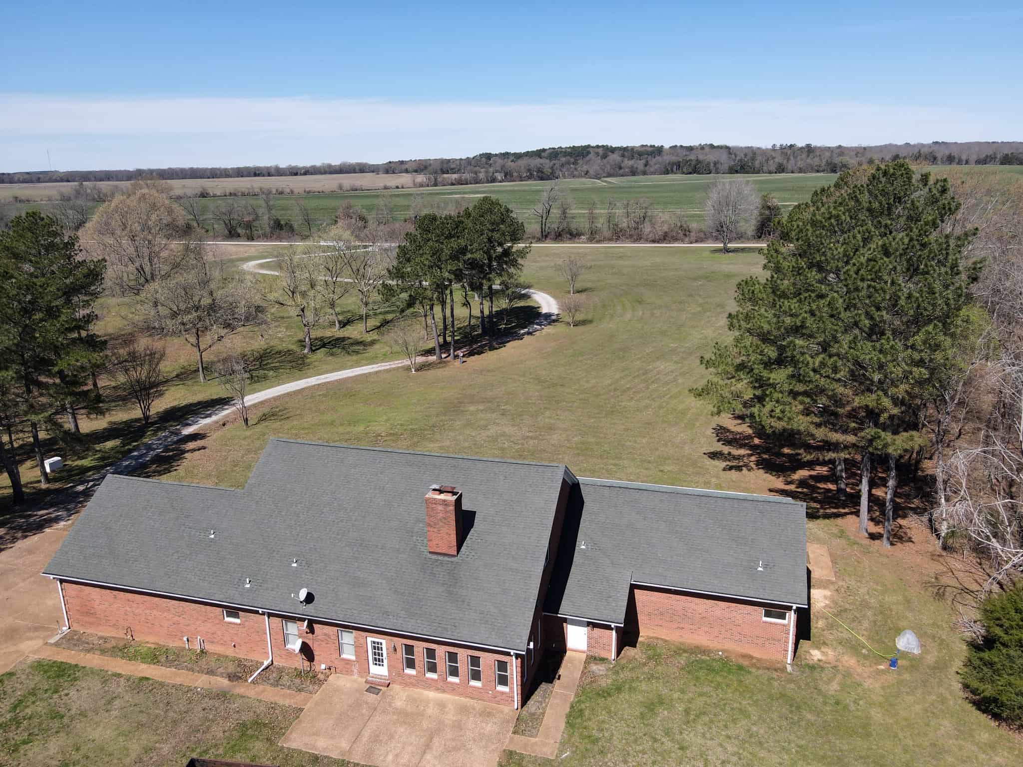 300 ACRE+/- PRIVATE ESTATE FOR SALE IN TN, 2 HOMES, LAKE