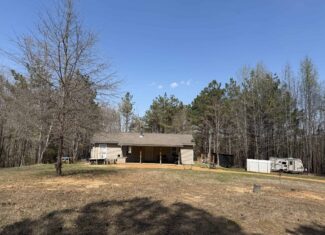 CABIN FOR SALE IN TN, HUNTING, STORAGE, SHELTER, WOODED