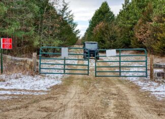 160± acre Monroe County property Located off dead end road,
