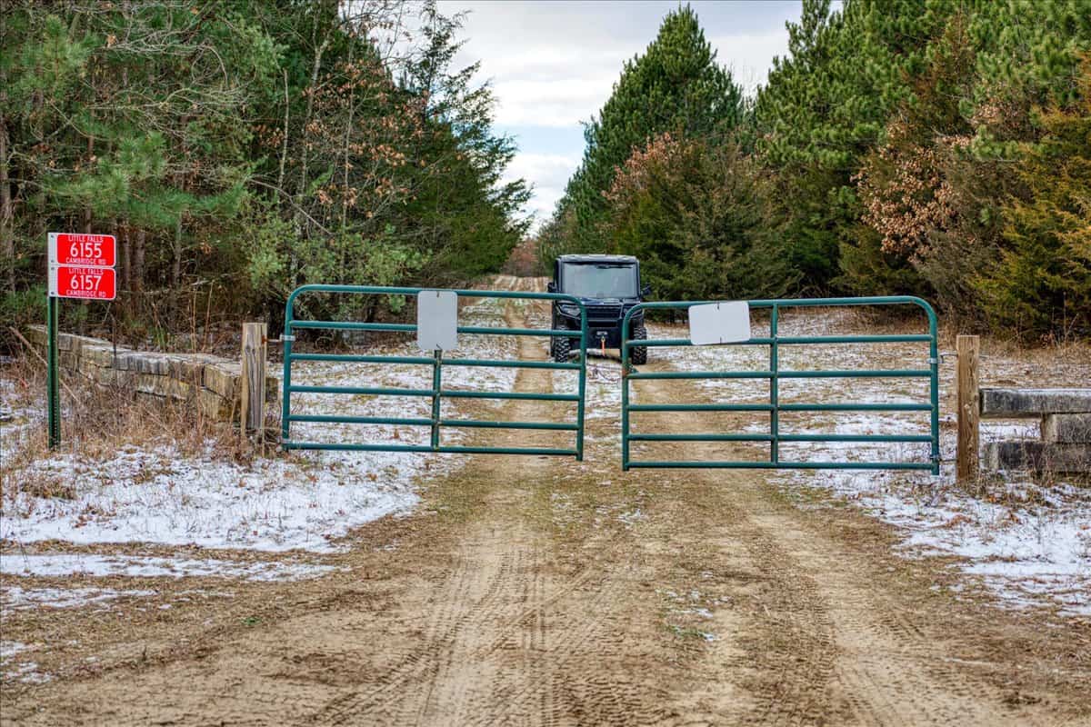 160± acre Monroe County property Located off dead end road,