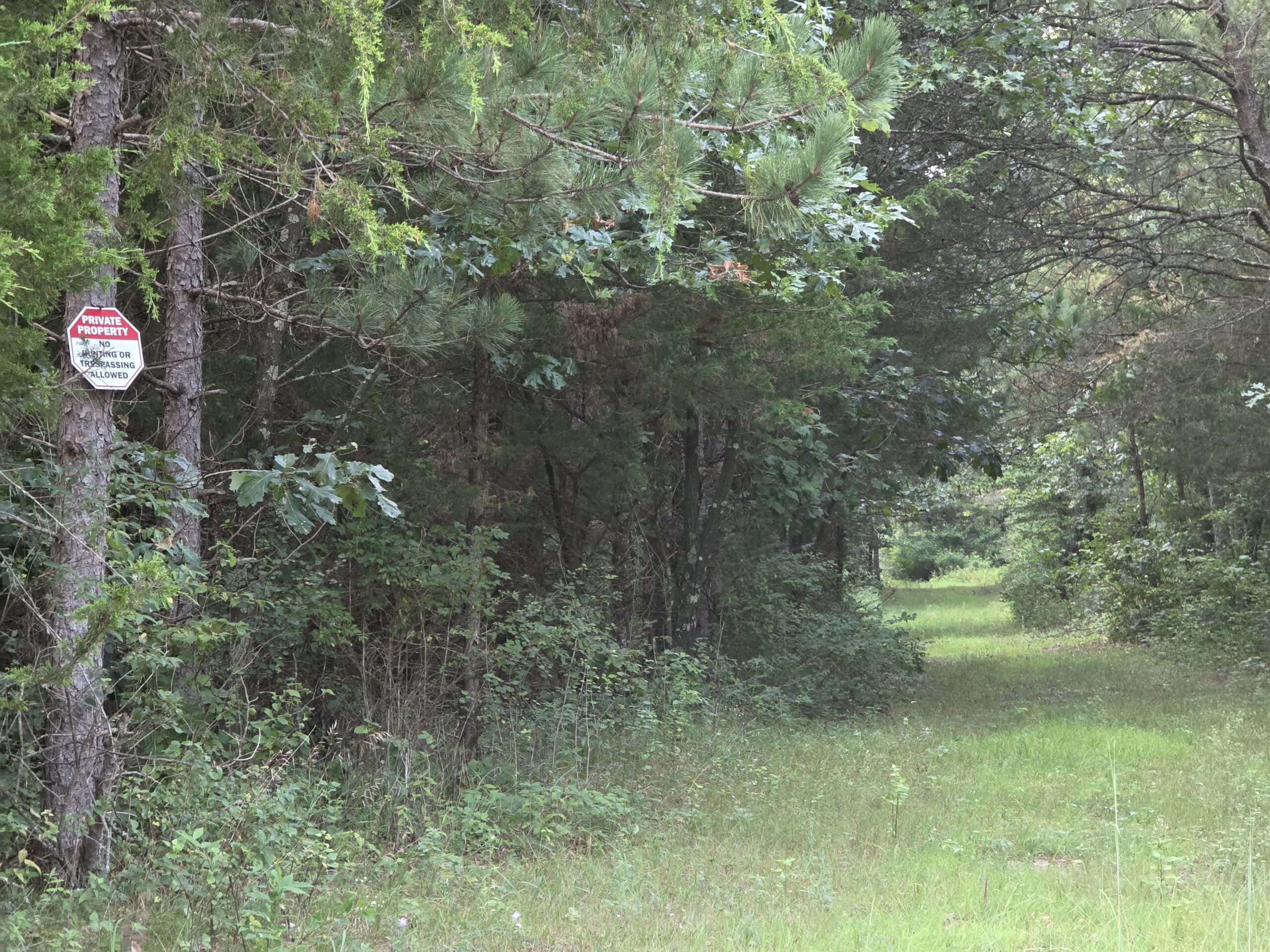 160± acre Monroe County property Located off dead end road,