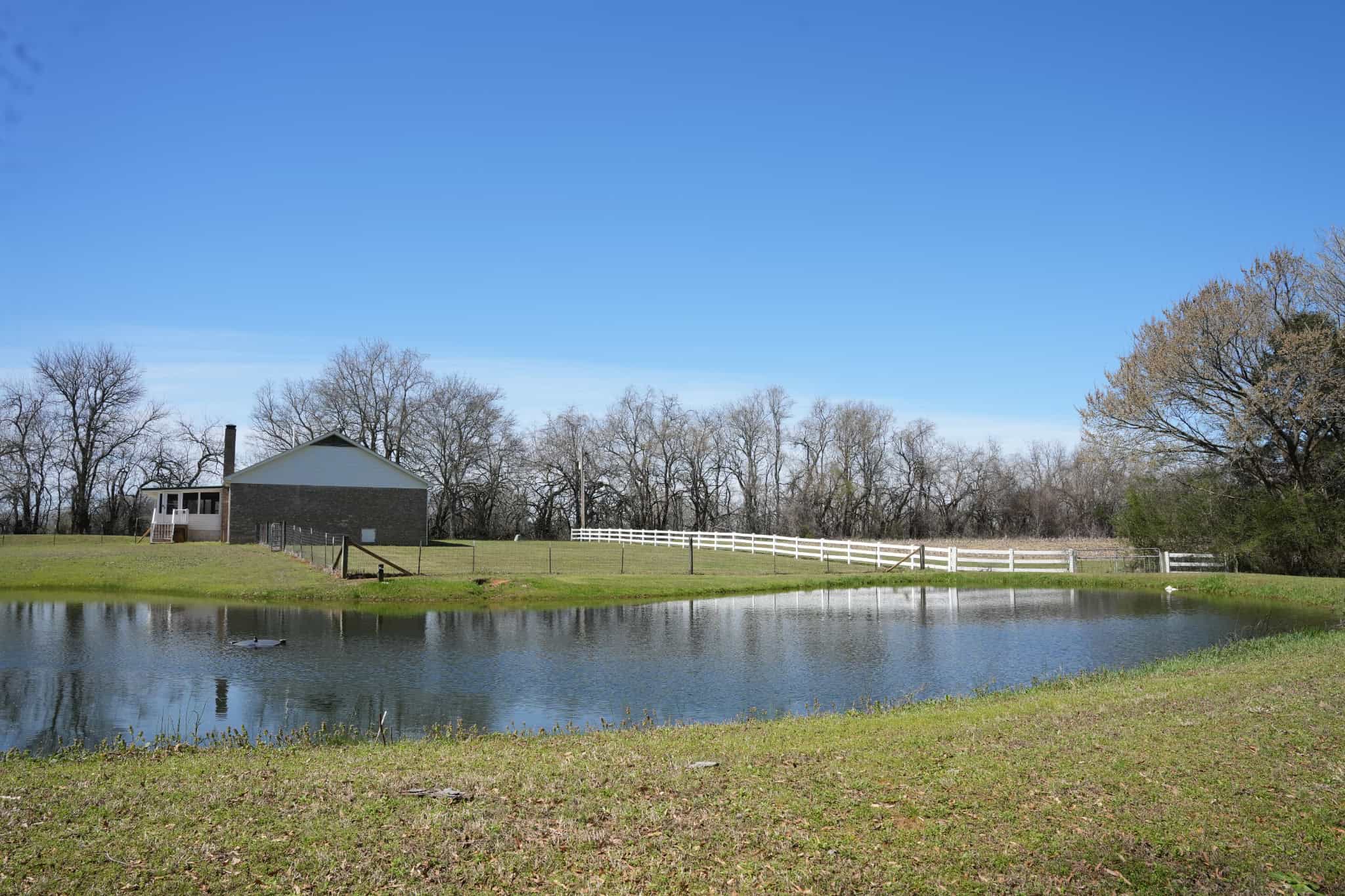 300 ACRE+/- PRIVATE ESTATE FOR SALE IN TN, 2 HOMES, LAKE