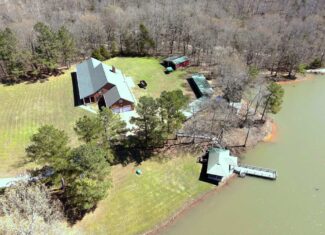 300 ACRE+/- PRIVATE ESTATE FOR SALE IN TN, 2 HOMES, LAKE