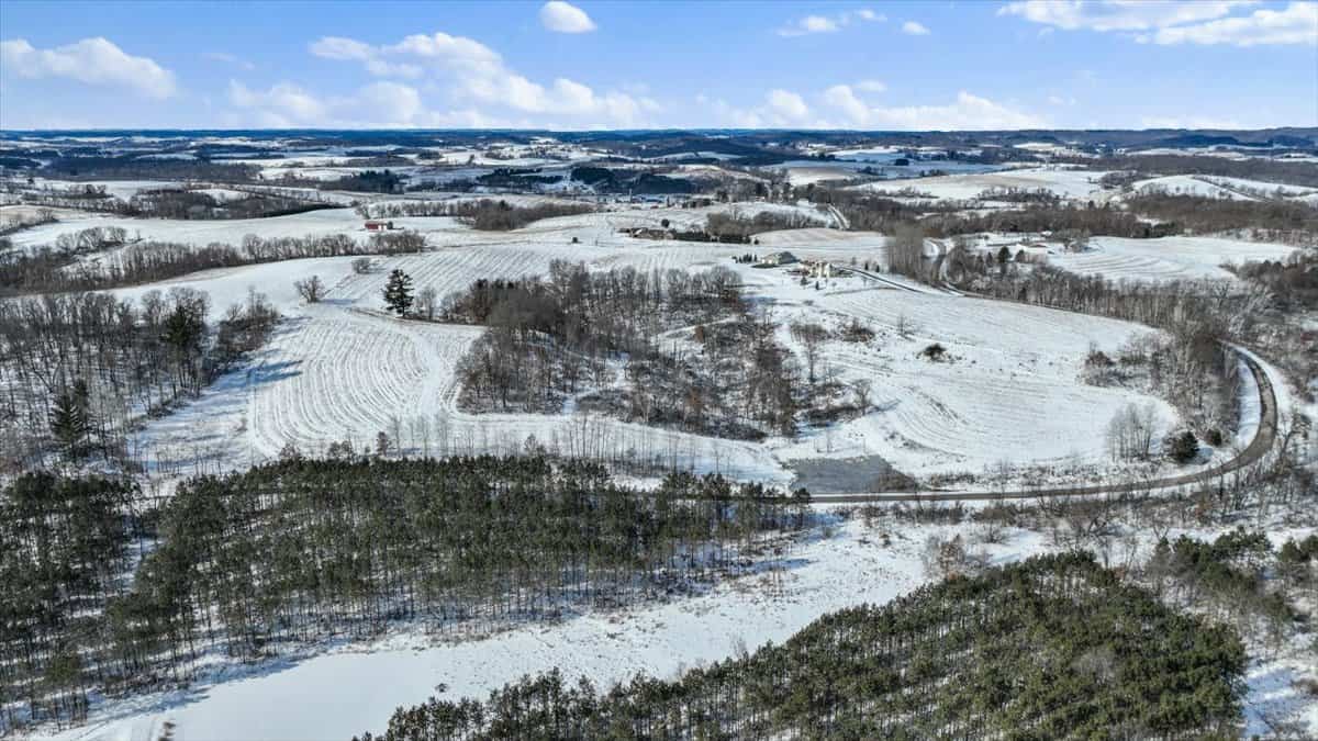 36.8± Acre Executive Estate in the Rolling Countryside of Jackson County