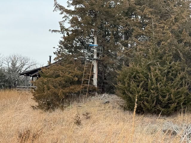 Premier Nebraska Hunting Retreat,  25 acres with Log Cabin