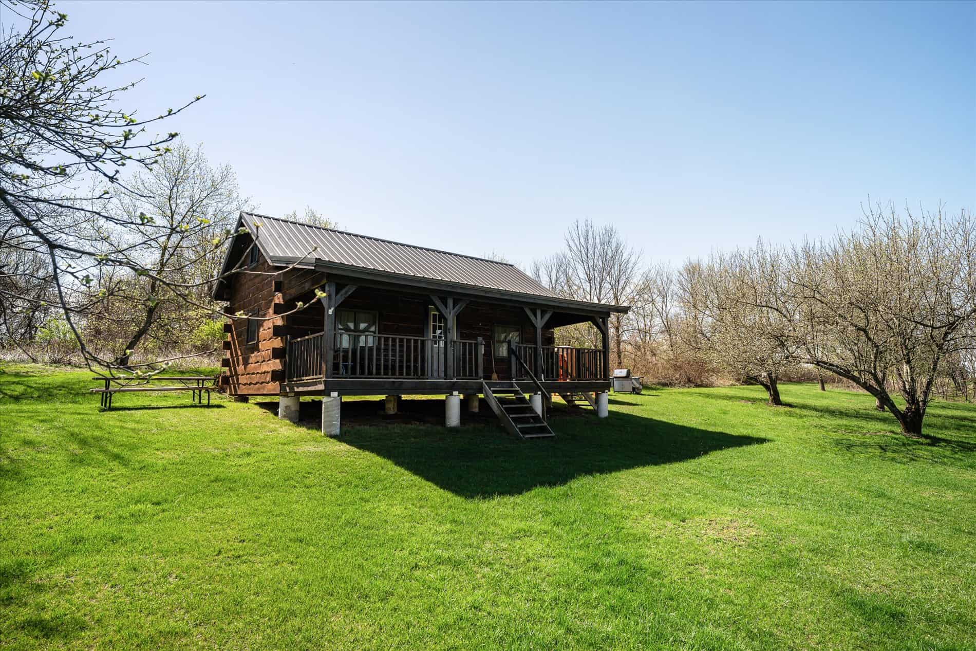 Log Cabin in SW Wisconsin Driftless Region on 10 Acres
