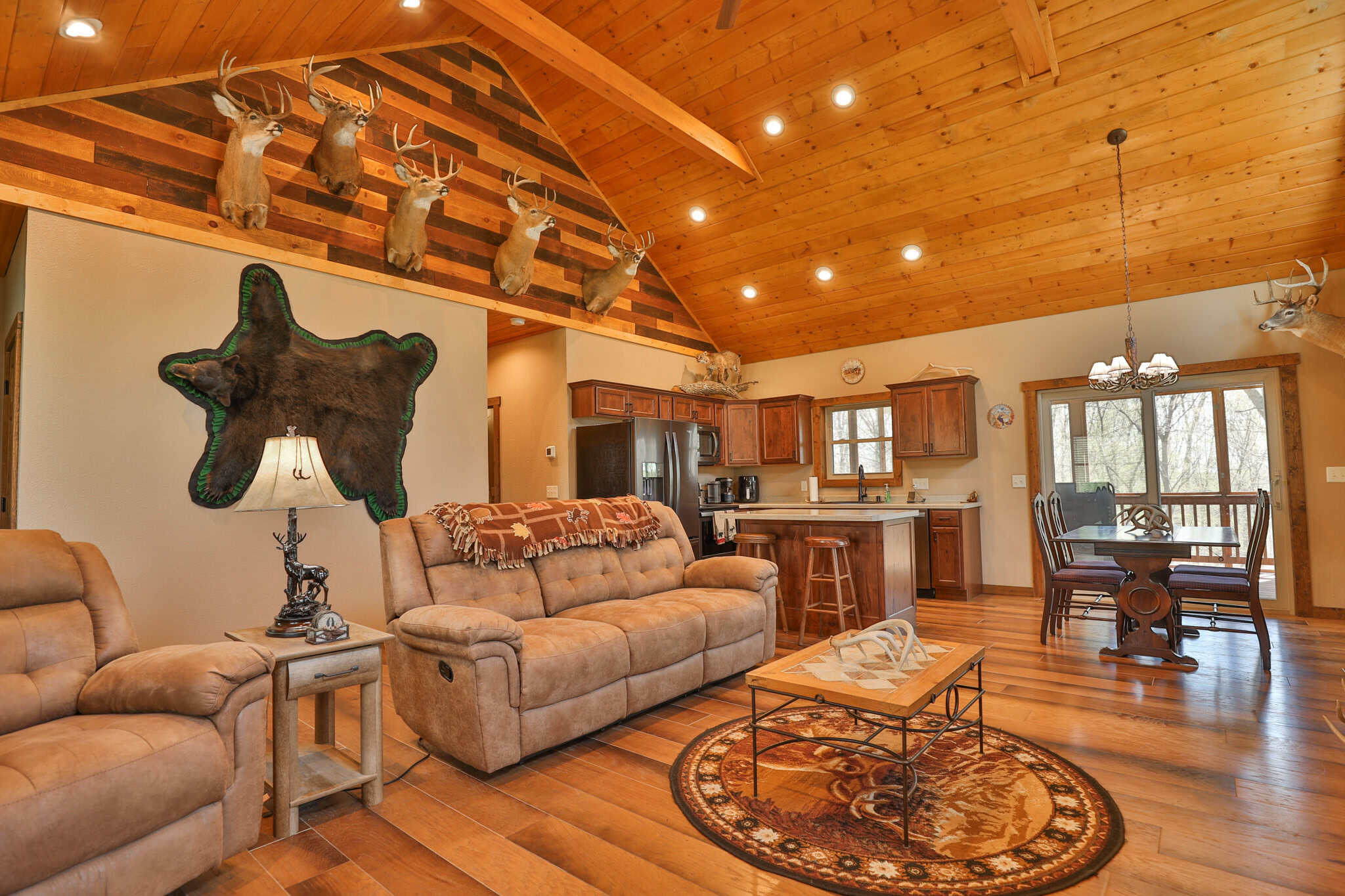 Bleck’s Booner Ridge Farm – 89+/- Acre World-Class Whitetail Sanctuary with Luxury Cabin in Boscobel