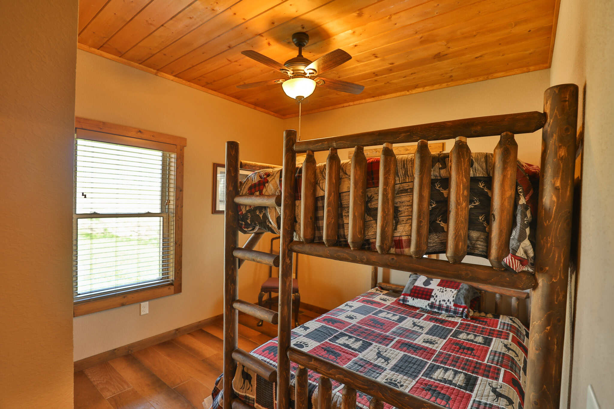 Bleck’s Booner Ridge Farm – 89+/- Acre World-Class Whitetail Sanctuary with Luxury Cabin in Boscobel