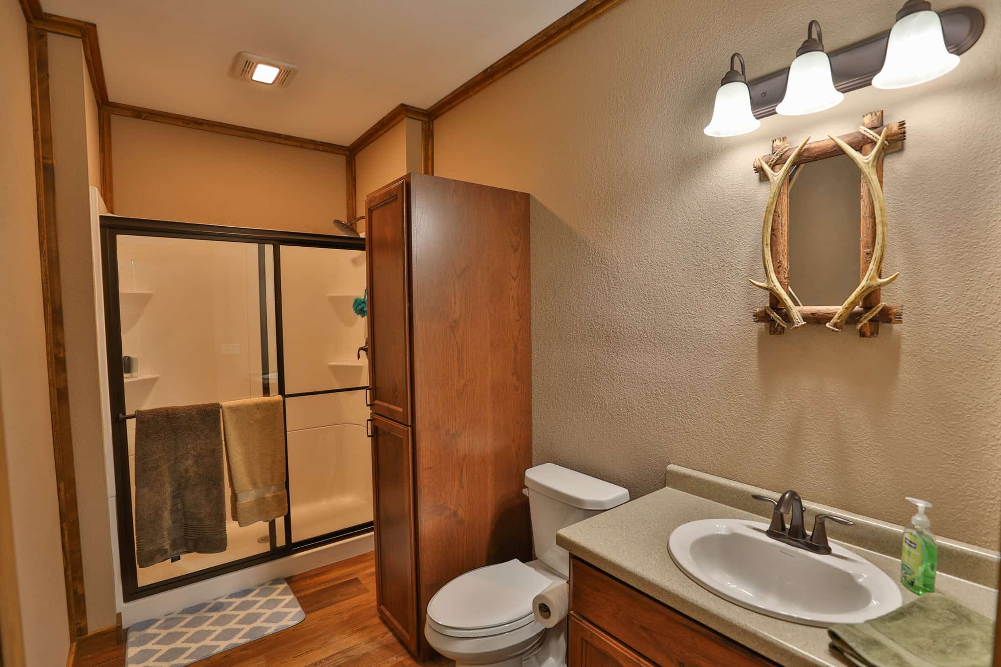 Bleck’s Booner Ridge Farm – 89+/- Acre World-Class Whitetail Sanctuary with Luxury Cabin in Boscobel