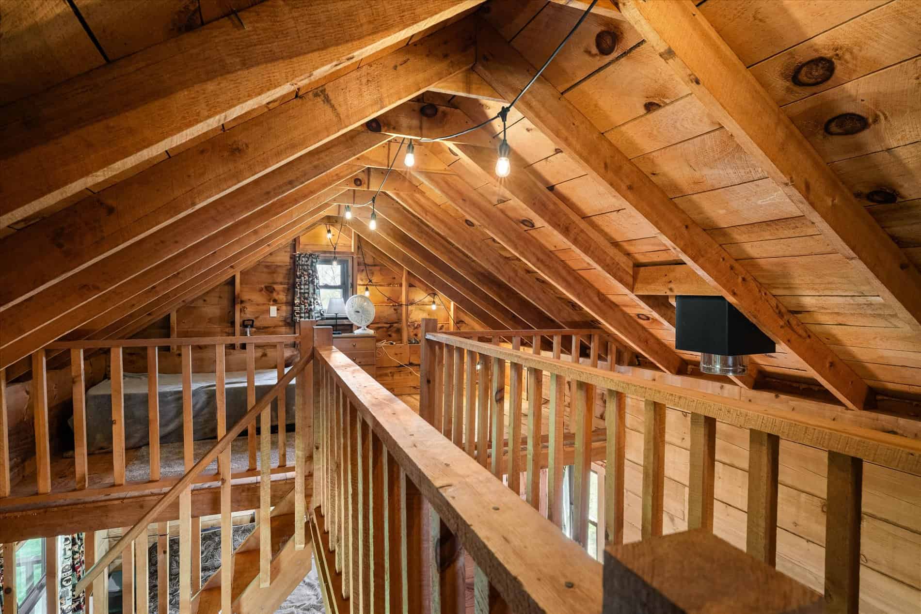 Log Cabin in SW Wisconsin Driftless Region on 10 Acres