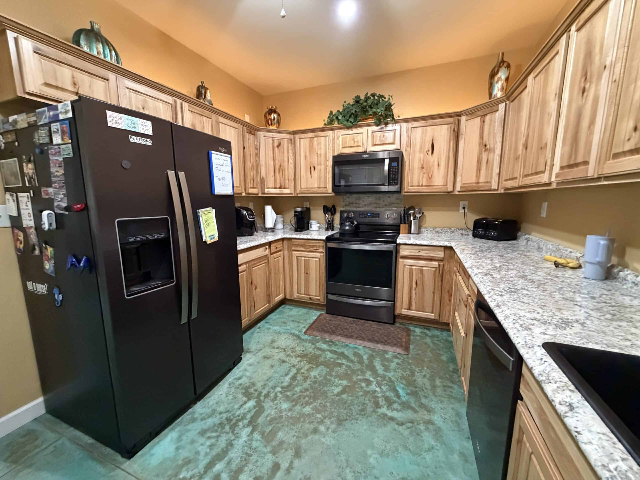 PRIVATE COUNTRY HOME FOR SALE IN TN 35 AC SHOP CREEK FIELDS