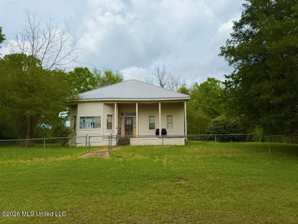 64+- Pastureland West Lincoln School Smithdale MS