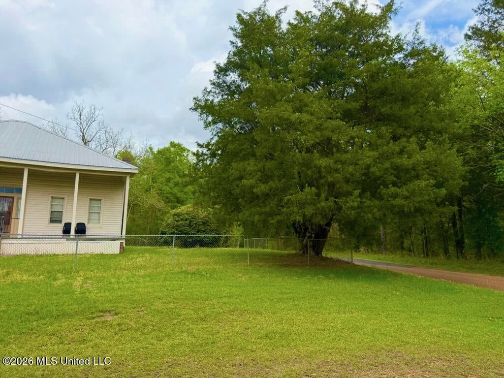 64+- Pastureland West Lincoln School Smithdale MS