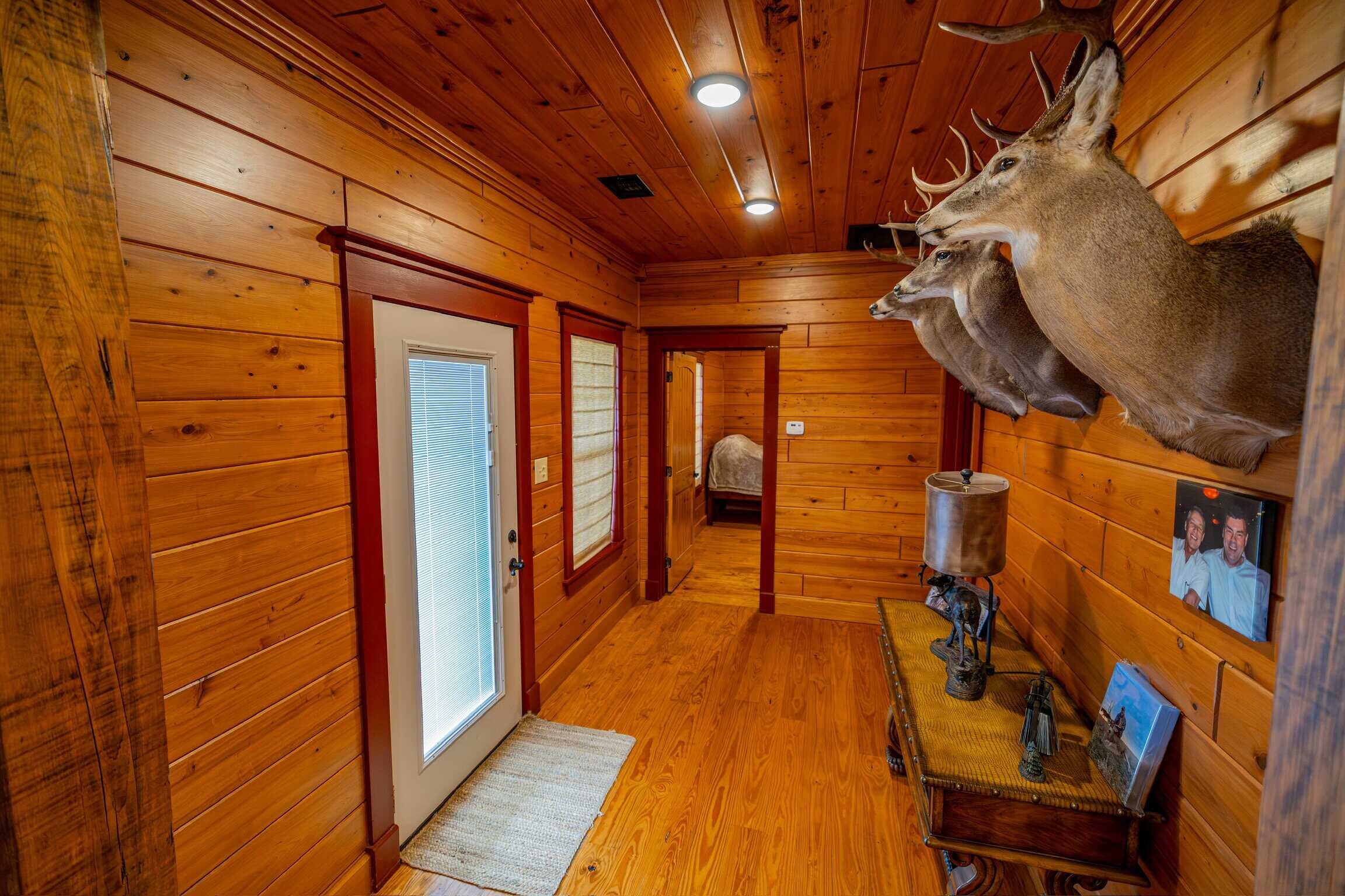 525+/- Acre Hunting Lodge for Sale in Sportsmans Paradise