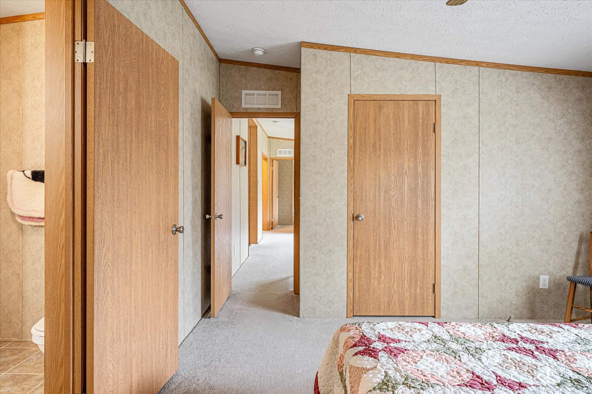 SW Wisconsin Country Home, 30.53 Wooded Acres (Driftless Region)