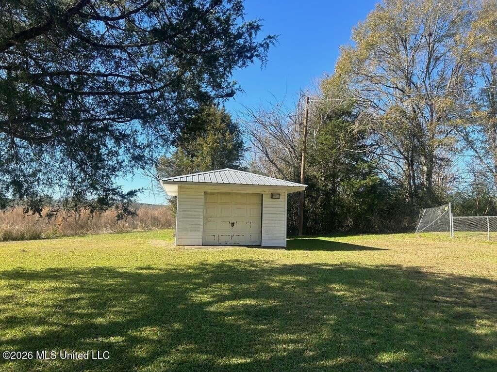 64+- Pastureland West Lincoln School Smithdale MS