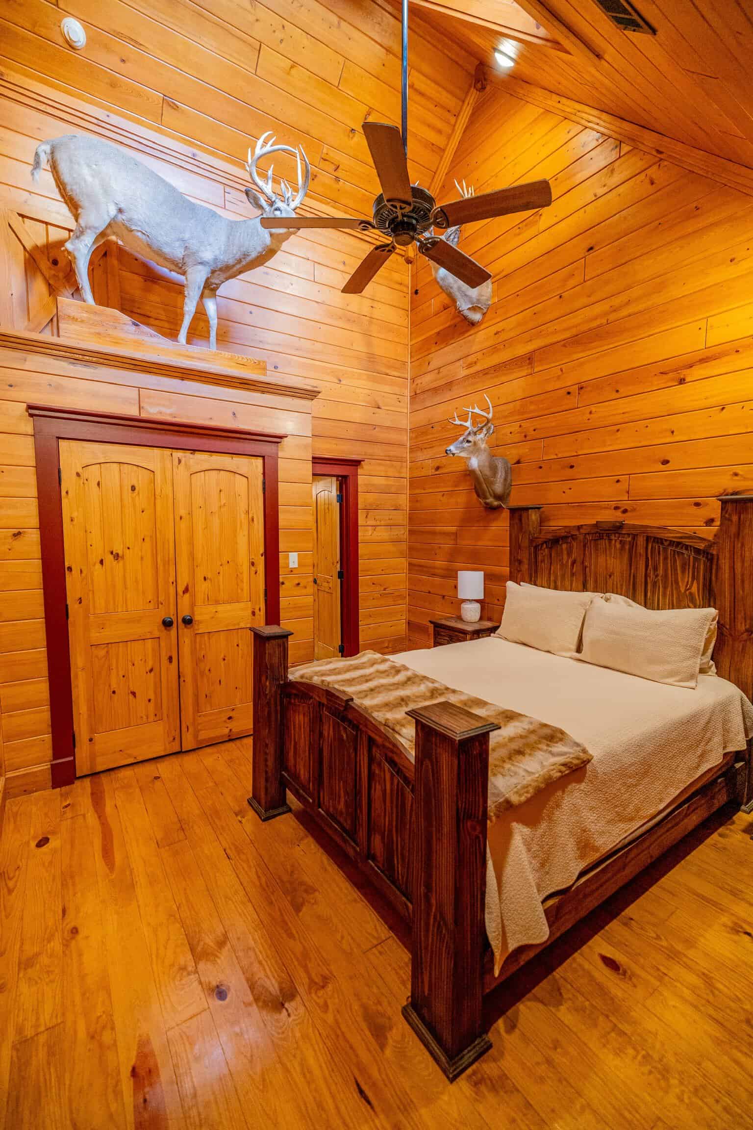 525+/- Acre Hunting Lodge for Sale in Sportsmans Paradise