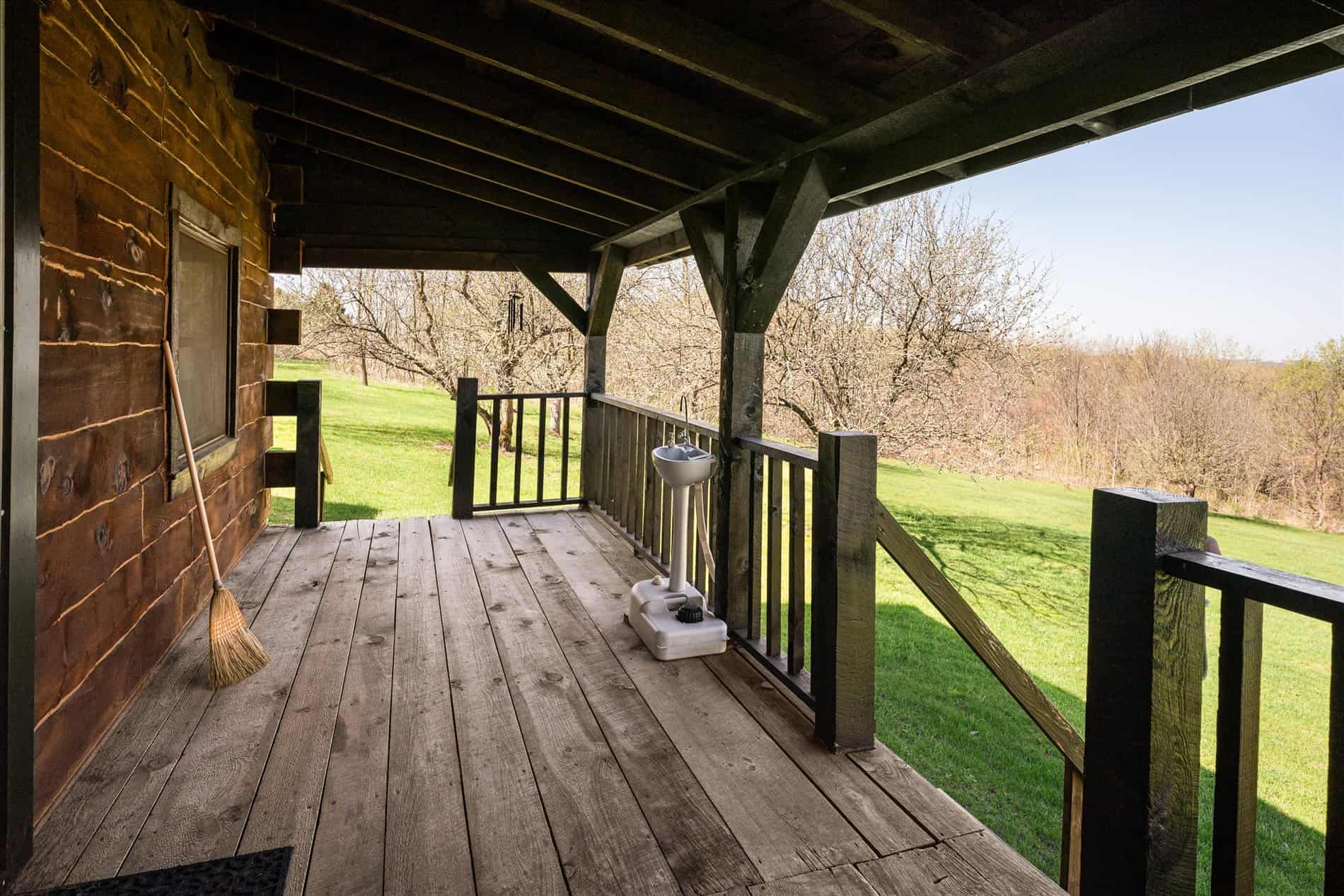 Log Cabin in SW Wisconsin Driftless Region on 10 Acres