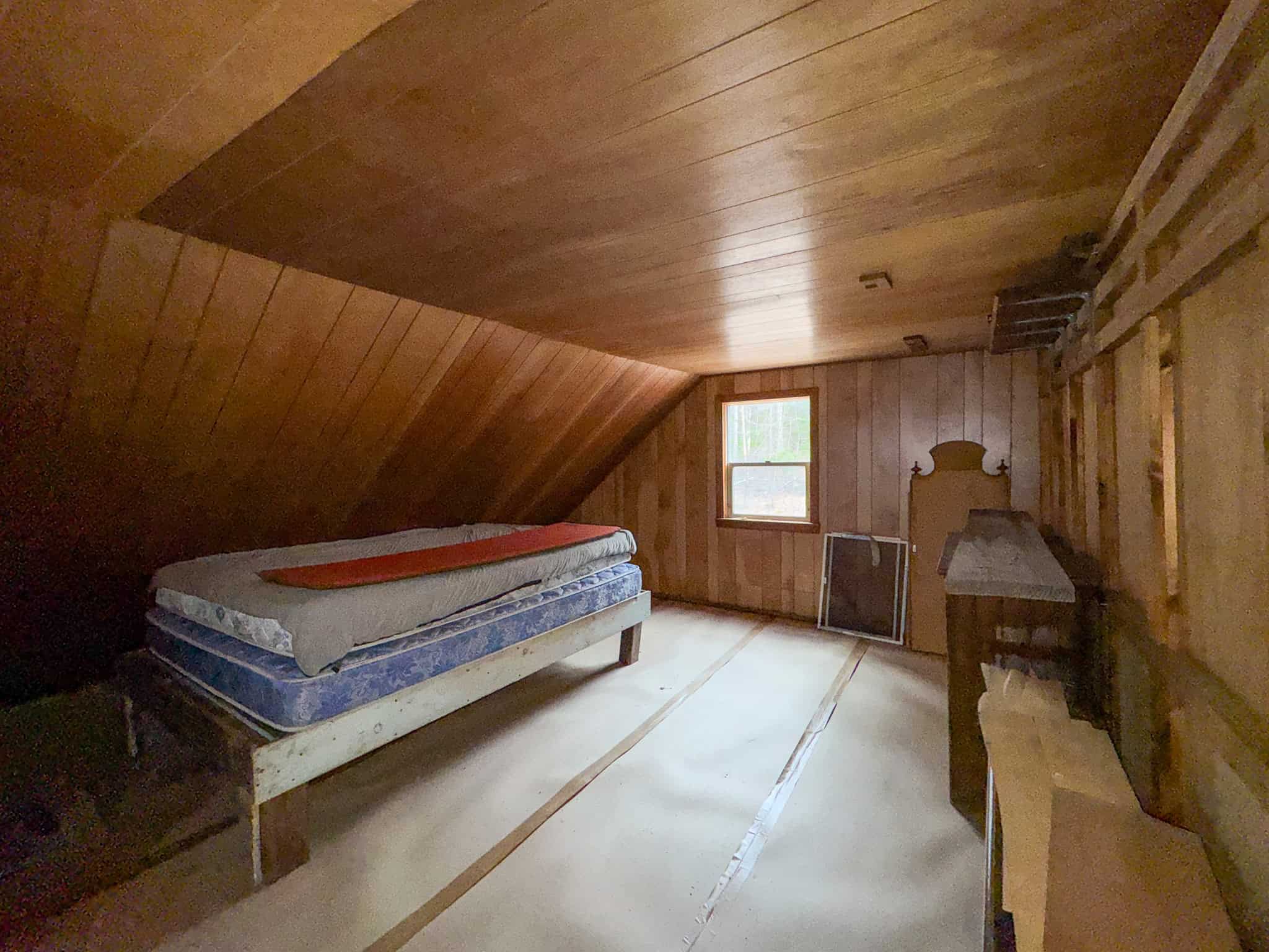 Cozy Cabin on 20 Acres: A Hunter’s Paradise and Family Retreat
